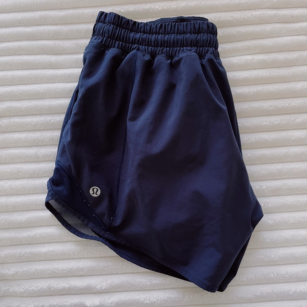Hotty hot LR lined shorts 4” Lululemon